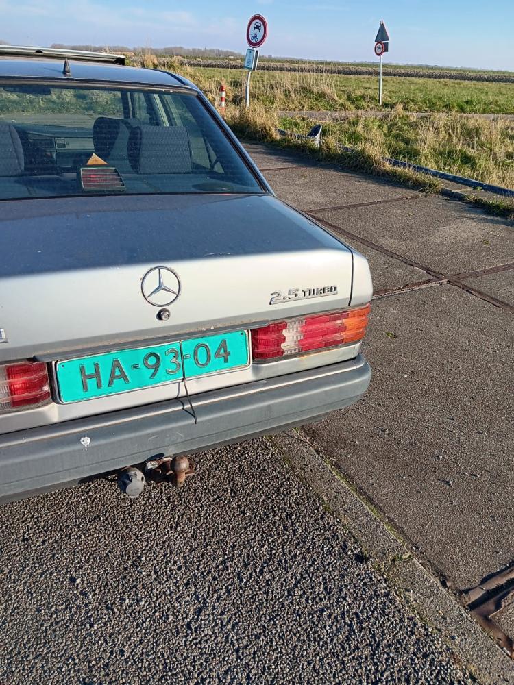 Mercedes 190 2.5 TD 4